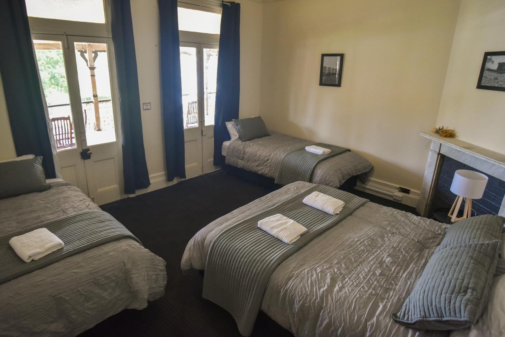 Junee Hotel * Junee